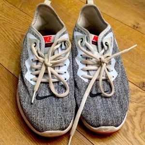 Size 7 Nike Flex TR9 sneakers